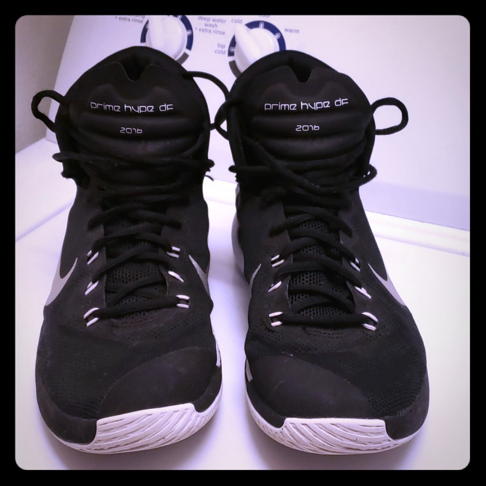 Womens basketball shoes